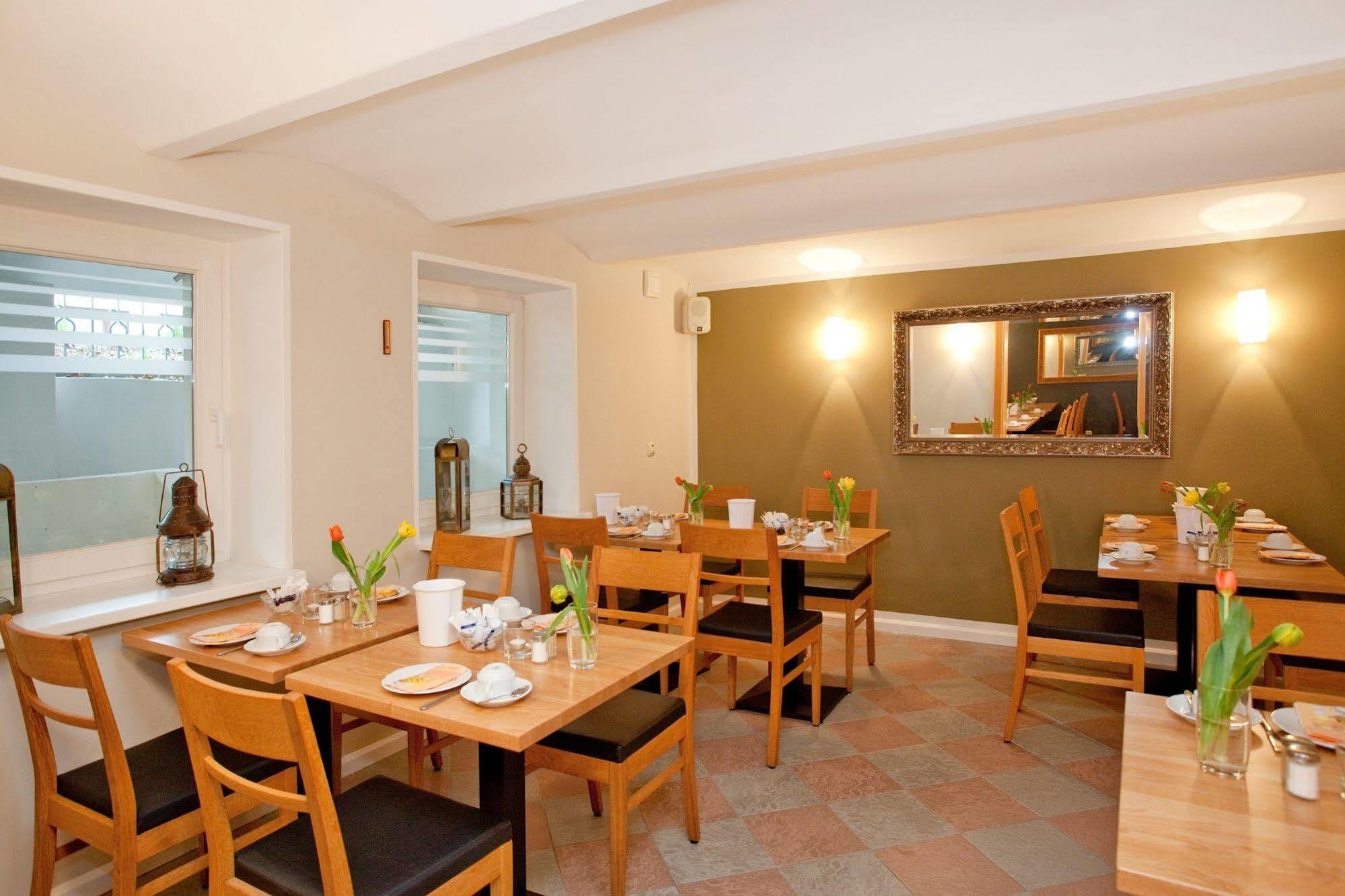 Hotel Garni Getreuer Eckart 빈츠 외부 사진